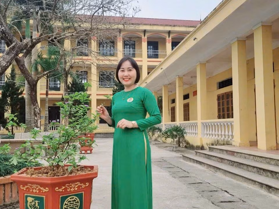 Cô giáo Đỗ Thị Thu Nga - Giáo viên môn Ngữ văn, Trường Trung học phổ thông Tháng 10 (xã Mỹ Bằng, huyện Yên Sơn, tỉnh Tuyên Quang). Ảnh: NVCC