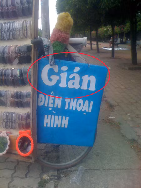 Trên những xe bán hàng rong.