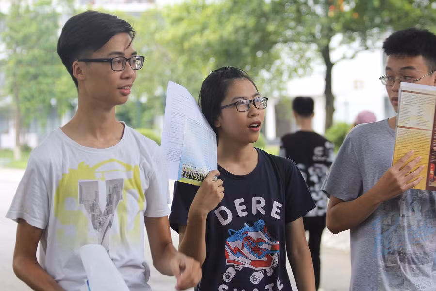 Phó giáo sư Trần Văn Nghĩa – Phó cục trưởng Cục quản lý chất lượng (Bộ Giáo dục và Đào tạo) khuyên thí sinh đừng bỏ qua cơ hội được thay đổi nguyện vọng (Ảnh: Thùy Linh)