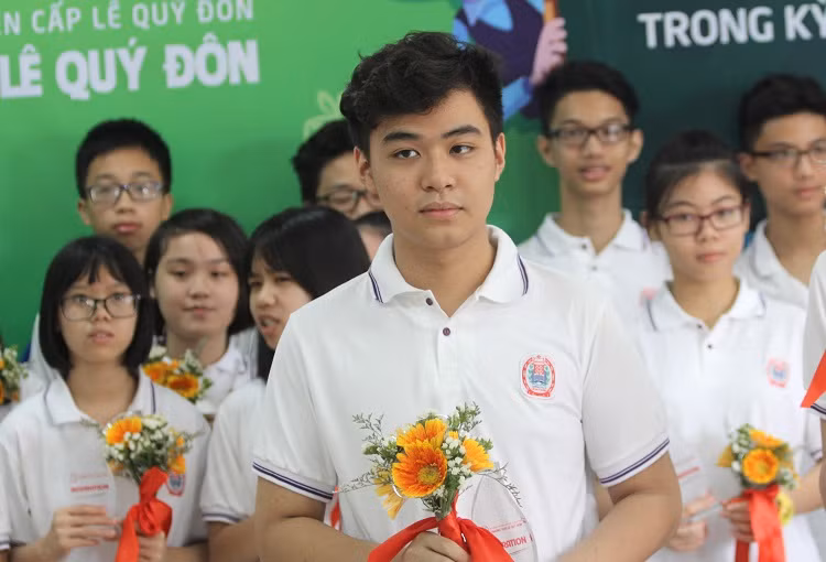 Đinh Hà Phúc – thí sinh vừa thi đỗ lớp Sinh của 2 trường trung học phổ thông chuyên của Hà Nội (Ảnh: Thùy Linh)
