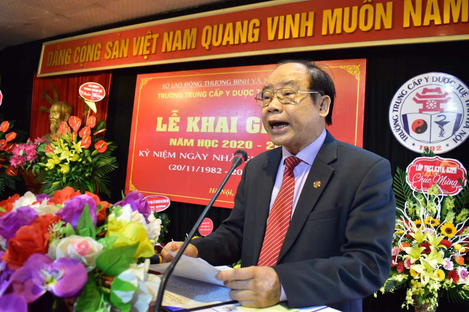 Chủ tịch Hội đồng quản trị, Phó Hiệu trưởng, thầy Phạm Văn Minh phát biểu tại buổi lễ. Ảnh: Đình Hùng