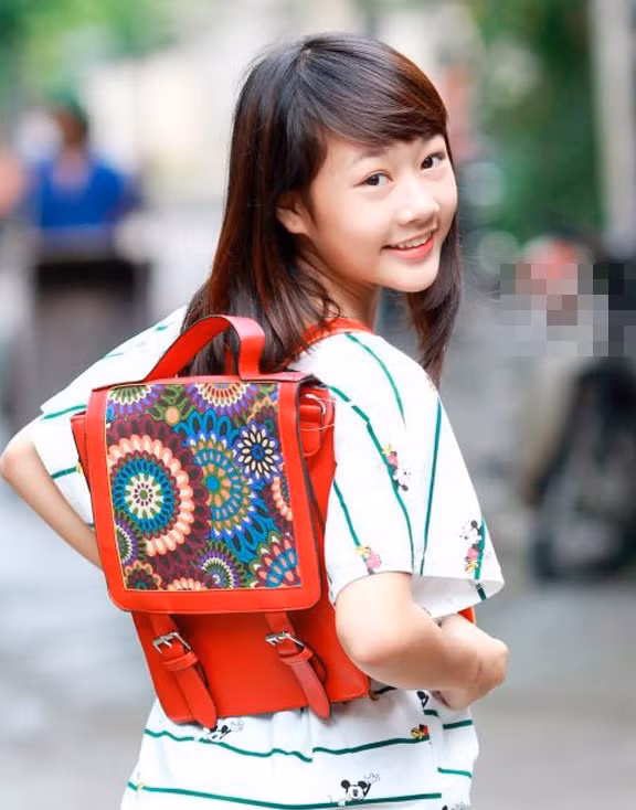 An Phương Mới xuất hiện gần đây nhưng An Phương nhanh chóng được nhiều người biết đến. Cô bé cũng đang là học sinh cấp 2 nhưng tỏ ra rất có duyên với những shoot hình. An Phương sở hữu đôi mắt biết cười, gương mặt hiền hòa, trong trẻo, cực kỳ cuốn hút.