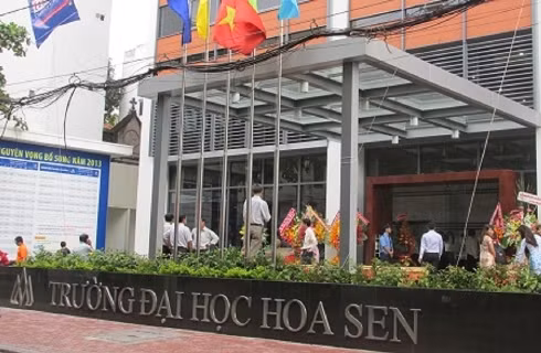 Dù đã có quyết định công nhận HĐQT mới, nhưng trường Hoa Sen vẫn không hợp tác làm việc (ảnh: báo Dân trí)