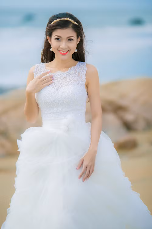 Xinh đẹp, dịu dàng, nhưng ca sĩ Phạm Thanh Thảo lại gặp lận đận trong tình duyên. Xinh đẹp, dịu dàng, nhưng ca sĩ Phạm Thanh Thảo lại gặp lận đận trong tình duyên.