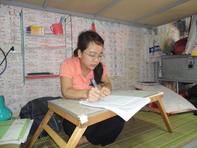 Trịnh Thị Thủy tại Ký túc xá Trường Đại học Công đoàn. Trịnh Thị Thủy tại Ký túc xá Trường Đại học Công đoàn.