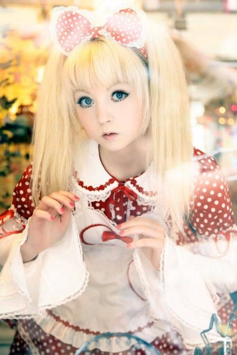 Angelic bắt đầu tập trang điểm sao cho thật giống búp bê của mình từ 2 năm trước. Từng sống vài năm tại đất nước hoa anh đào, cô bé được truyền cảm hứng sáng tạo từ tình yêu đối với hoạt hình Nhật Bản. Những hot girl xinh đẹp làm "điên đảo" cư dân mạng (P6) Ngắm vẻ đẹp kiêu sa của Á hậu Hoàng Anh Những hot girl xinh đẹp làm "điên đảo" cư dân mạng (P5) >>Những nữ sinh đẹp hơn cả búp bê Babie Những khoảnh khắc đáng yêu của Á hậu Dương Tú Anh Angelic bắt đầu tập trang điểm sao cho thật giống búp bê của mình từ 2 năm trước. Từng sống vài năm tại đất nước hoa anh đào, cô bé được truyền cảm hứng sáng tạo từ tình yêu đối với hoạt hình Nhật Bản. Những hot girl xinh đẹp làm "điên đảo" cư dân mạng (P6) Ngắm vẻ đẹp kiêu sa của Á hậu Hoàng Anh Những hot girl xinh đẹp làm "điên đảo" cư dân mạng (P5) >>Những nữ sinh đẹp hơn cả búp bê Babie Những khoảnh khắc đáng yêu của Á hậu Dương Tú Anh
