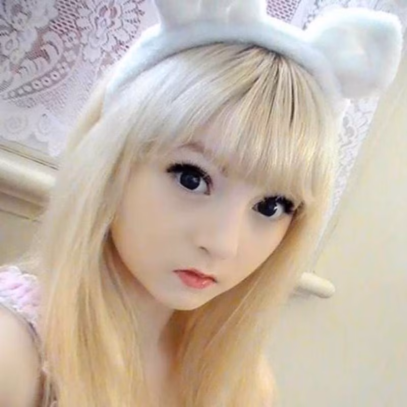 Trong các video clip đăng tải trên mạng, Angelic dạy người xem cách trang điểm sao cho thật giống búp bê. Cô còn đưa ra không ít mẹo trang điểm rất mới lạ. Những hot girl xinh đẹp làm "điên đảo" cư dân mạng (P6) Ngắm vẻ đẹp kiêu sa của Á hậu Hoàng Anh Những hot girl xinh đẹp làm "điên đảo" cư dân mạng (P5) >>Những nữ sinh đẹp hơn cả búp bê Babie Những khoảnh khắc đáng yêu của Á hậu Dương Tú Anh Trong các video clip đăng tải trên mạng, Angelic dạy người xem cách trang điểm sao cho thật giống búp bê. Cô còn đưa ra không ít mẹo trang điểm rất mới lạ. Những hot girl xinh đẹp làm "điên đảo" cư dân mạng (P6) Ngắm vẻ đẹp kiêu sa của Á hậu Hoàng Anh Những hot girl xinh đẹp làm "điên đảo" cư dân mạng (P5) >>Những nữ sinh đẹp hơn cả búp bê Babie Những khoảnh khắc đáng yêu của Á hậu Dương Tú Anh