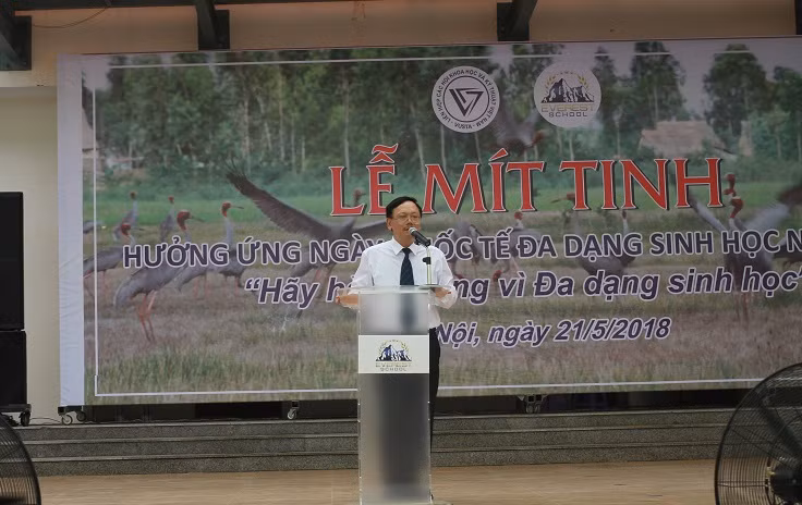 Ông Lê Duy Tiến – Phó tổng tư ký Liên Hiệp các hội Khoa học và kỹ thuật Việt Nam phát biểu tại lễ mít tinh (Ảnh: Linh Anh) Ông Lê Duy Tiến – Phó tổng tư ký Liên Hiệp các hội Khoa học và kỹ thuật Việt Nam phát biểu tại lễ mít tinh (Ảnh: Linh Anh)