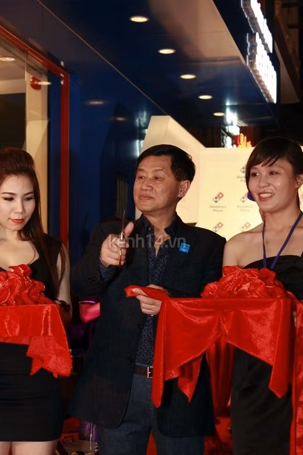Ông Johnathan Hạnh Nguyễn - bố chồng Tăng Thanh Hà
