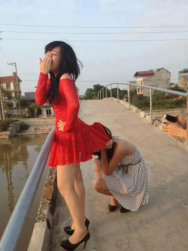 Trốn nắng.