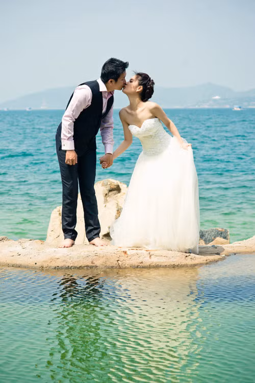 Tuy nhiên, khi con đường ca hát đang trong giai đoạn “đơm hoa”, Di Băng quyết định công bố kế hoạch đám cưới sẽ diễn ra vào ngày 12/12 tới. Đây là một trong những quyết định khiến nhiều người bất ngờ, bởi cô còn khá trẻ. Tuy nhiên, khi con đường ca hát đang trong giai đoạn “đơm hoa”, Di Băng quyết định công bố kế hoạch đám cưới sẽ diễn ra vào ngày 12/12 tới. Đây là một trong những quyết định khiến nhiều người bất ngờ, bởi cô còn khá trẻ.