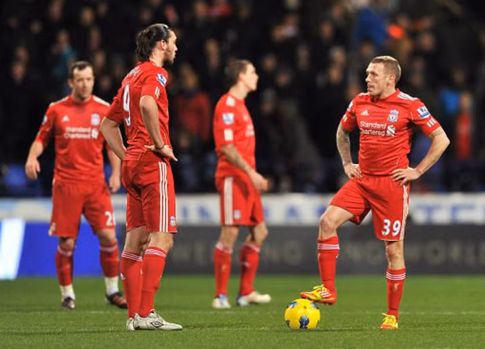 Các cầu thủ Liverpool phải ‘khóc hận’ trước đối thủ với tỷ số 1-3.