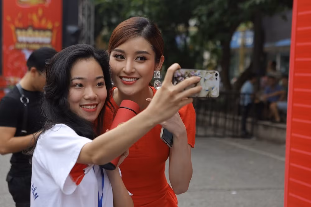 Giới trẻ sẽ tha hồ được quẩy tưng và check in cùng các thần tượng của mình tại Lễ hội Phố Hàng Nóng.