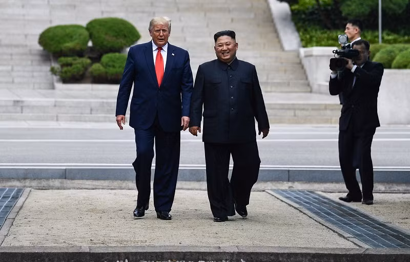 Cuộc gặp thượng đỉnh Mỹ - Triều tại DMZ ngày 30/6/2019 đã cho thấy những tín hiệu tích cực (Ảnh: Reuters). Cuộc gặp thượng đỉnh Mỹ - Triều tại DMZ ngày 30/6/2019 đã cho thấy những tín hiệu tích cực (Ảnh: Reuters).