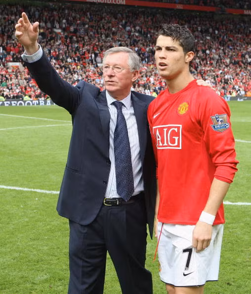 Ronaldo vẫn còn rất nặng tình với MU.
