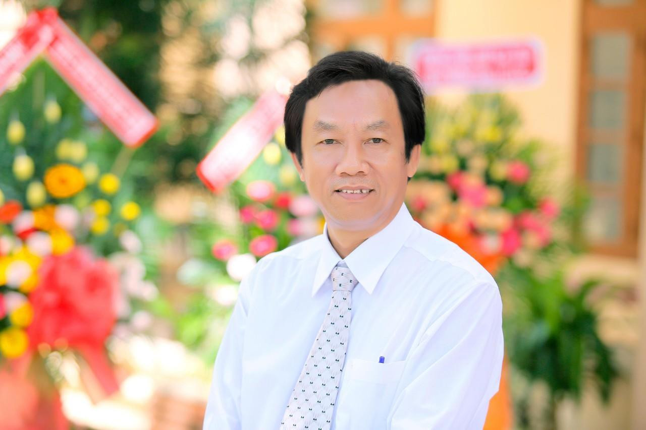 Thầy Võ Thanh Minh, Hiệu trưởng Trường Trung học phổ thông Xuyên Mộc, tỉnh Bà Rịa - Vũng Tàu. (Ảnh: Sơn Quang Huyến)