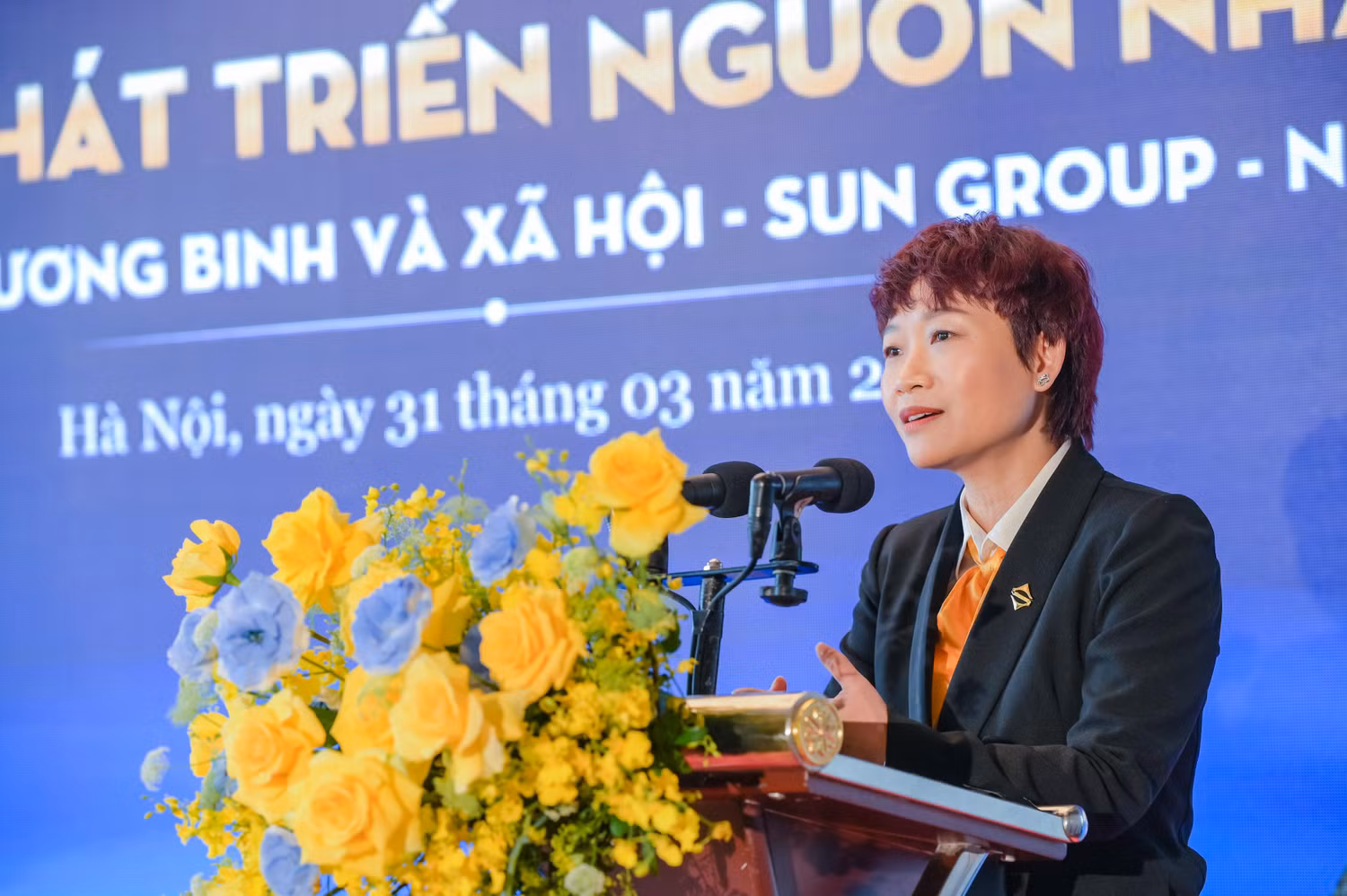 Bà Mai Thúy Hằng - Phó Tổng Giám đốc Sun Group Bà Mai Thúy Hằng - Phó Tổng Giám đốc Sun Group