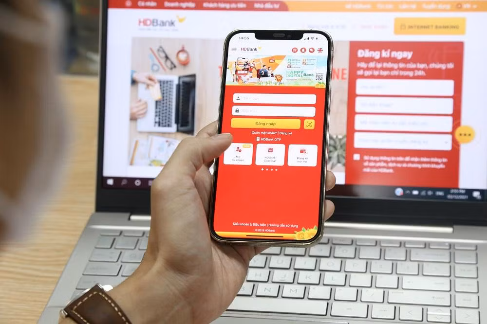 Khách hàng có thể mở tài khoản tiết kiệm trên App HDBank và Internet Banking. Khách hàng có thể mở tài khoản tiết kiệm trên App HDBank và Internet Banking.