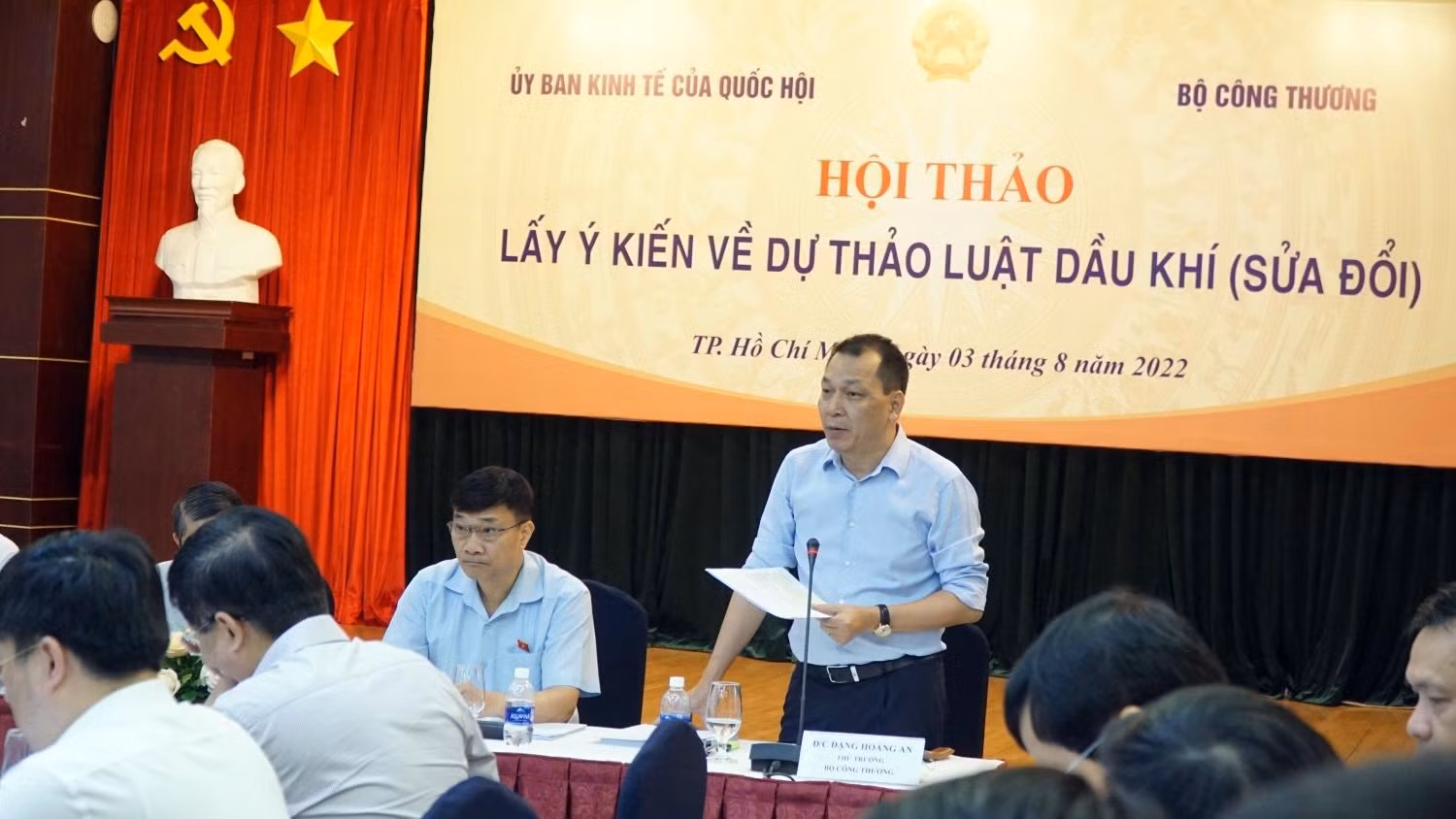 Thứ trưởng Bộ Công Thương Đặng Hoàng An trao đổi về phân cấp, phân quyền trong Luật Dầu khí (sửa đổi) Thứ trưởng Bộ Công Thương Đặng Hoàng An trao đổi về phân cấp, phân quyền trong Luật Dầu khí (sửa đổi)