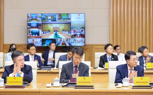 Đại diện các hiệp hội, doanh nghiệp Hàn Quốc tại Việt Nam tại cuộc gặp - Ảnh: VGP/Nhật Bắc Đại diện các hiệp hội, doanh nghiệp Hàn Quốc tại Việt Nam tại cuộc gặp - Ảnh: VGP/Nhật Bắc