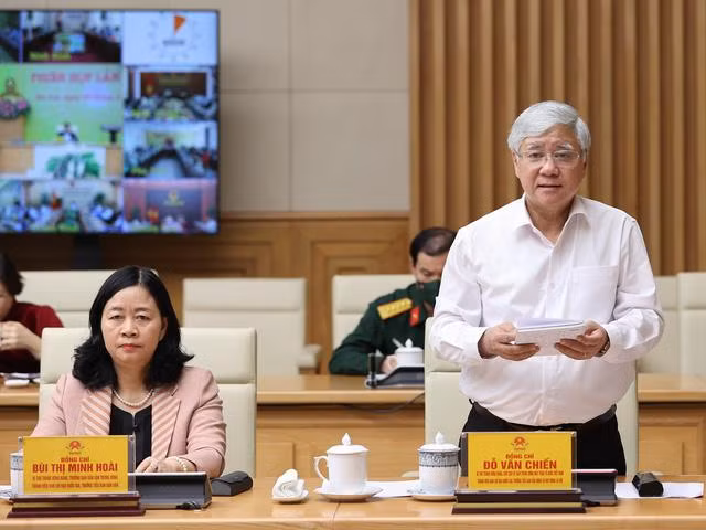 Chủ tịch Ủy ban Trung ương Mặt trận Tổ quốc Việt Nam Đỗ Văn Chiến nhấn mạnh sự chỉ đạo, điều hành của Chính phủ, Ban Chỉ đạo đúng đắn, kịp thời, hiệu lực, hiệu quả. Ảnh: VGP/Nhật Bắc Chủ tịch Ủy ban Trung ương Mặt trận Tổ quốc Việt Nam Đỗ Văn Chiến nhấn mạnh sự chỉ đạo, điều hành của Chính phủ, Ban Chỉ đạo đúng đắn, kịp thời, hiệu lực, hiệu quả. Ảnh: VGP/Nhật Bắc