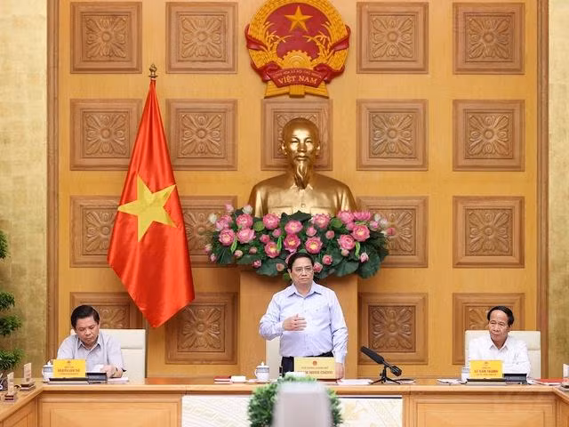 Thủ tướng chủ trì hội nghị thúc đẩy các dự án hạ tầng giao thông chiến lược - Ảnh: VGP/Nhật Bắc