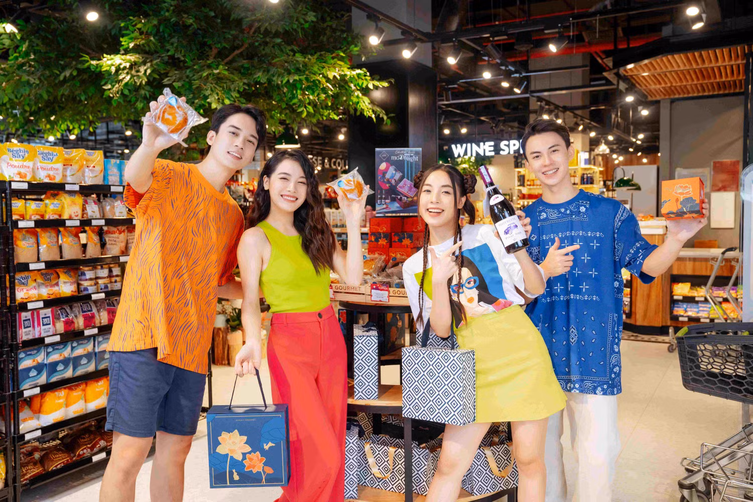 Gian hàng Annam Gourmet với khu trưng bày bánh nướng, bánh dẻo là sự lựa chọn hấp dẫn cho các gia đình tìm kiếm hộp quà tặng Trung thu