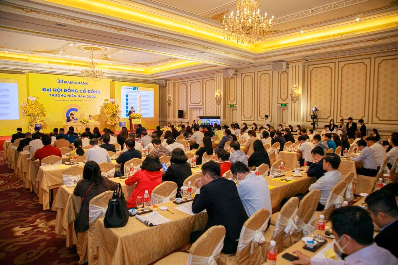 Các cổ đông tham dự Đại hội Các cổ đông tham dự Đại hội