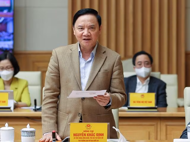 Phó Chủ tịch Quốc hội Nguyễn Khắc Định: "Có những chuyển biến rất tích cực trong phòng, chống dịch và phát triển kinh tế-xã hội, nhân dân tự tin, vững vàng hơn, kinh nghiệm của các cơ quan và người dân nhiều hơn" - Ảnh: VGP/Nhật Bắc Phó Chủ tịch Quốc hội Nguyễn Khắc Định: "Có những chuyển biến rất tích cực trong phòng, chống dịch và phát triển kinh tế-xã hội, nhân dân tự tin, vững vàng hơn, kinh nghiệm của các cơ quan và người dân nhiều hơn" - Ảnh: VGP/Nhật Bắc