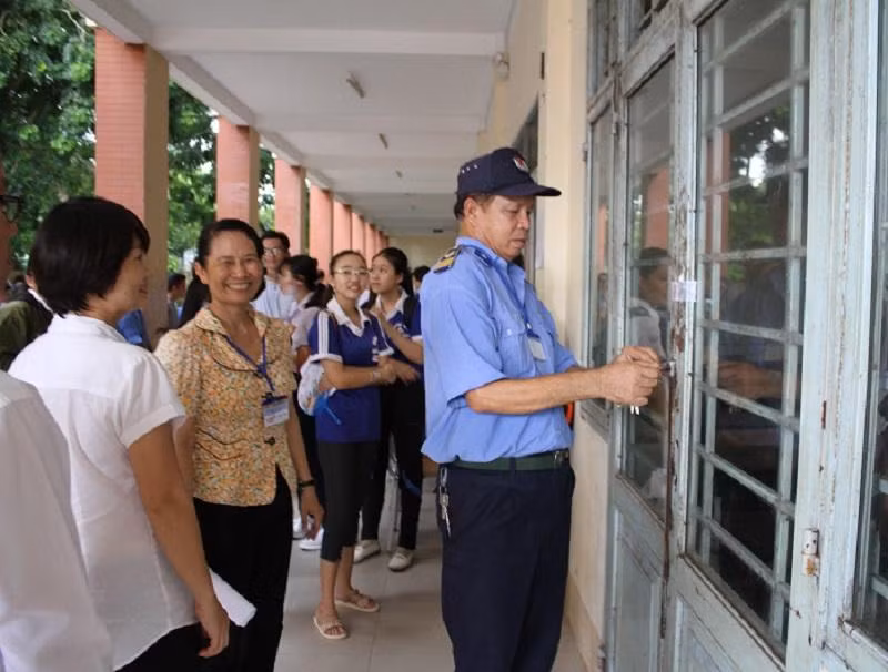 Việc phân công trực Tết là chủ đề giáo viên rất quan tâm. (Ảnh minh hoạ trên Giaoducthoidai.vn) Việc phân công trực Tết là chủ đề giáo viên rất quan tâm. (Ảnh minh hoạ trên Giaoducthoidai.vn)