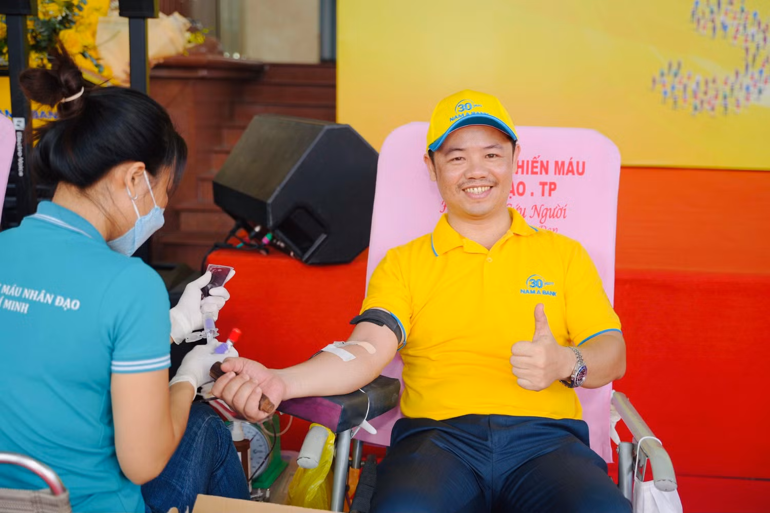Nam A Bank đã tiếp nhận được gần 700 đơn vị máu trong Ngày hội đỏ 2022.