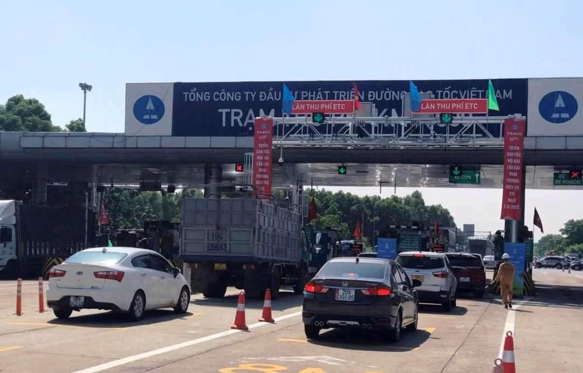 Các tuyến đường cao tốc đã chính thức vận hành dịch vụ thu phí tự động không dừng từ ngày 1/8 vừa qua. (Ảnh: Việt Hùng/Vietnam+) Các tuyến đường cao tốc đã chính thức vận hành dịch vụ thu phí tự động không dừng từ ngày 1/8 vừa qua. (Ảnh: Việt Hùng/Vietnam+)