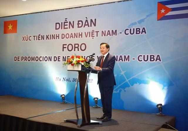 Phó Thủ tướng Lê Minh Khái: "Hiệp định thương mại Việt Nam – Cuba chính thức có hiệu lực từ tháng 4/2020 là cơ sở pháp lý quan trọng để doanh nghiệp hai bên tận dụng các ưu đãi thuế quan, phấn đấu nâng kim ngạch thương mại hai chiều lên 500 triệu USD trong 5 năm tới". Ảnh: VGP/Quang Thương