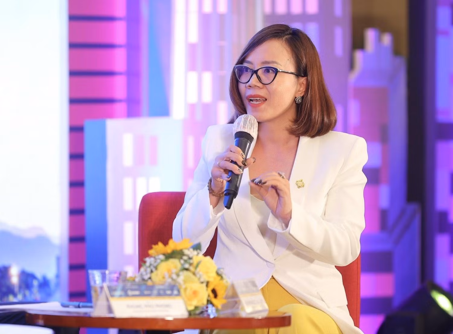 Bà Nguyễn Ngọc Thúy Linh, Tổng Giám đốc Sun Property hé lộ dự án khu đô thị và công viên 50ha ven sông Cổ Cò Bà Nguyễn Ngọc Thúy Linh, Tổng Giám đốc Sun Property hé lộ dự án khu đô thị và công viên 50ha ven sông Cổ Cò