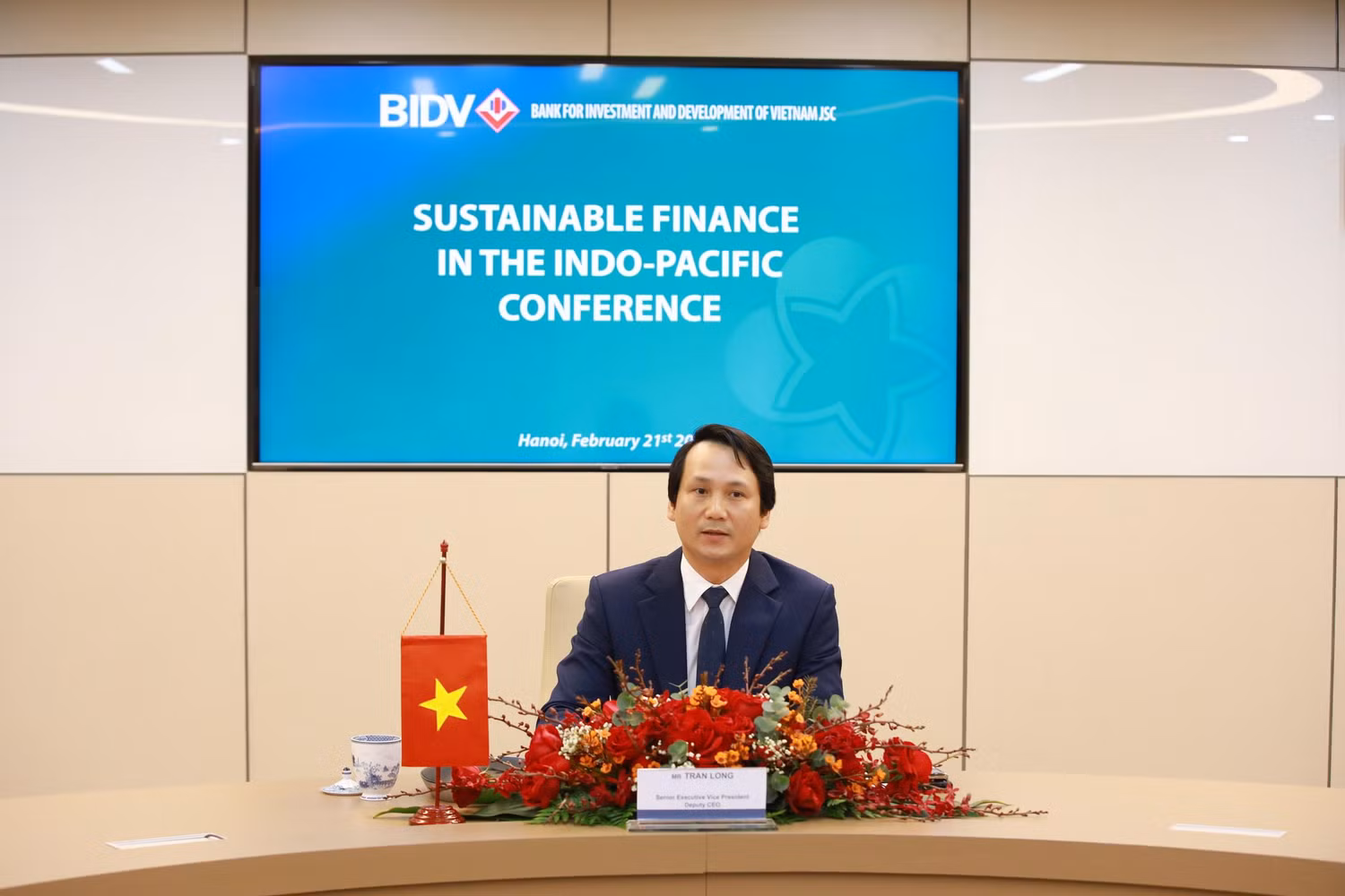 Ông Trần Long, Phó Tổng Giám đốc BIDV đại diện ngân hàng phát biểu ý kiến tại Diễn đàn Ông Trần Long, Phó Tổng Giám đốc BIDV đại diện ngân hàng phát biểu ý kiến tại Diễn đàn
