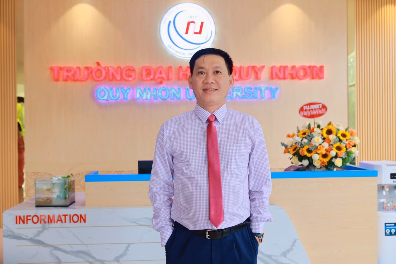 Tiến sĩ Nguyễn Tiến Phùng – Giám đốc, kiêm Trưởng Bộ phận đào tạo Trung Tâm Ngoại ngữ, Trường Đại học Quy Nhơn. Ảnh: NVCC Tiến sĩ Nguyễn Tiến Phùng – Giám đốc, kiêm Trưởng Bộ phận đào tạo Trung Tâm Ngoại ngữ, Trường Đại học Quy Nhơn. Ảnh: NVCC