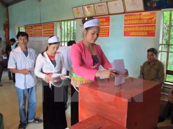Phó Chủ tịch Quốc hội Đỗ Bá Tỵ kiểm tra công tác tổ chức bầu cử ảnh 2 Phó Chủ tịch Quốc hội Đỗ Bá Tỵ kiểm tra công tác tổ chức bầu cử ảnh 2
