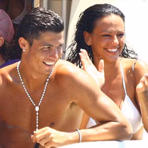 Ronaldo bị bồ cũ dè bỉu là "người kém thông minh” ảnh 1