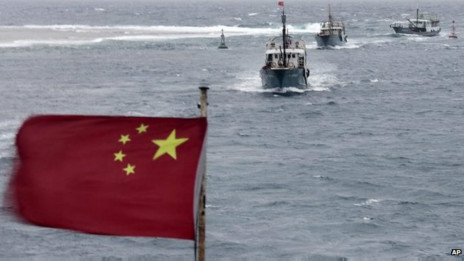 Tàu cá Trung Quốc ra khơi ngoài đảo Hải Nam