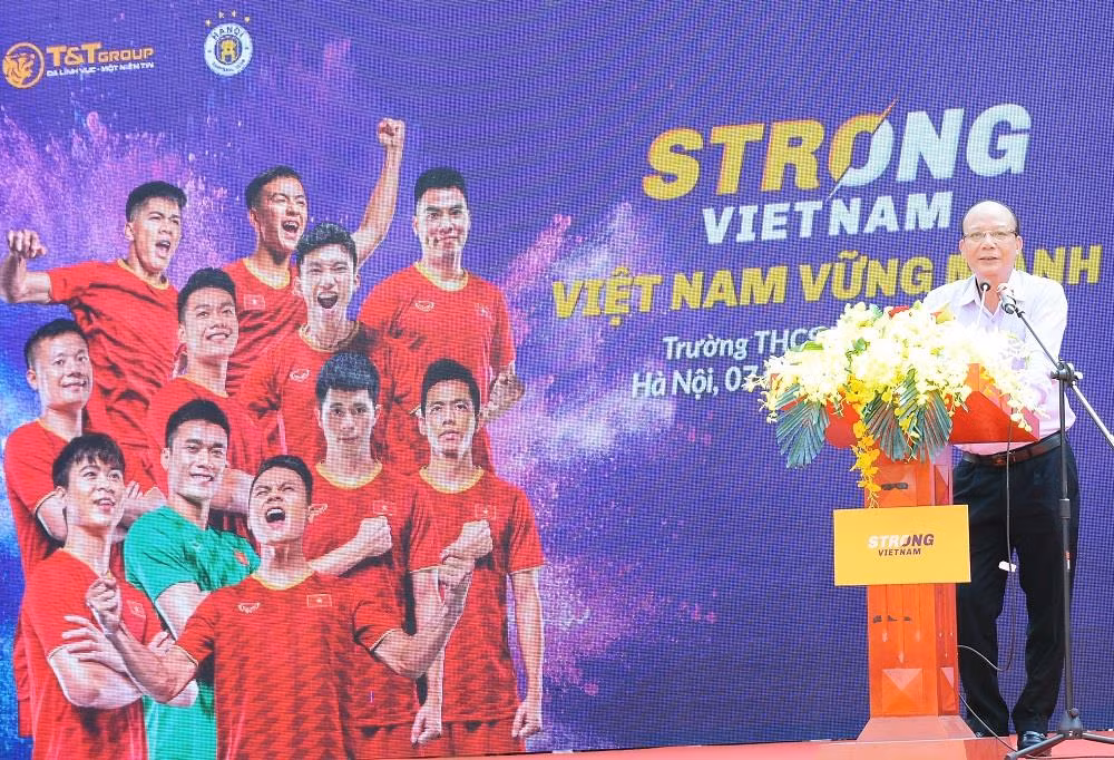 Ông Nguyễn Tất Thắng - Phó Tổng Giám đốc, đại diện Tập đoàn T&amp;T Group phát biểu về kỳ vọng của chương trình. Ảnh: Công Tiến.