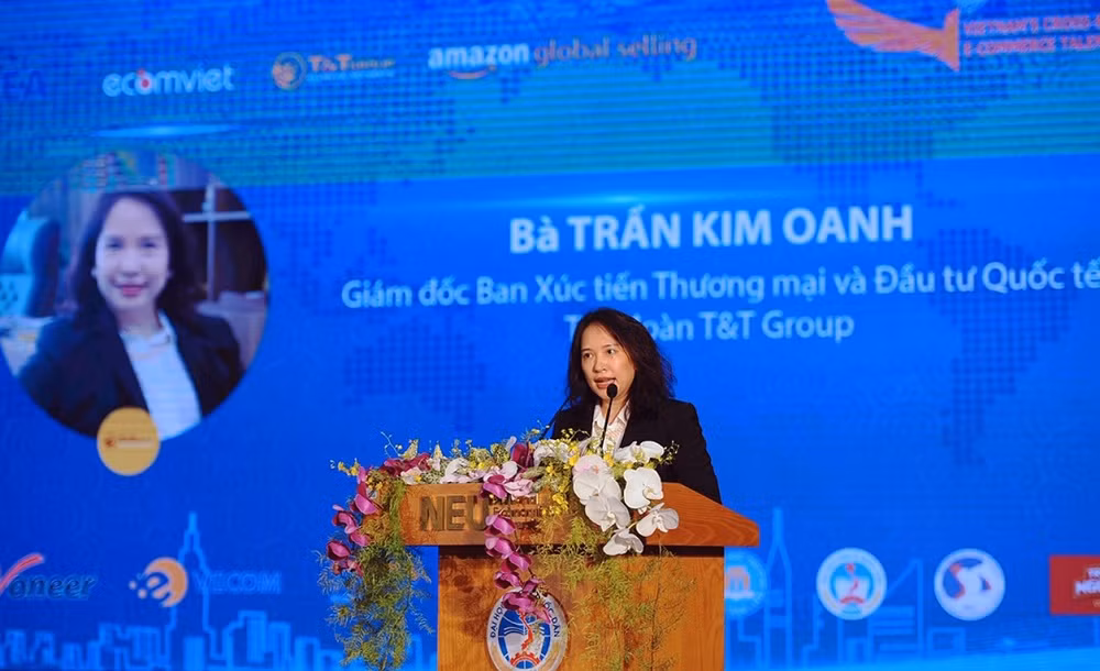 Bà Trần Kim Oanh, Giám đốc Ban Xúc tiến thương mại và đầu tư quốc tế của Tập đoàn T&T Group có chia sẻ tại cuộc thi. Ảnh: Công Tiến. Bà Trần Kim Oanh, Giám đốc Ban Xúc tiến thương mại và đầu tư quốc tế của Tập đoàn T&T Group có chia sẻ tại cuộc thi. Ảnh: Công Tiến.
