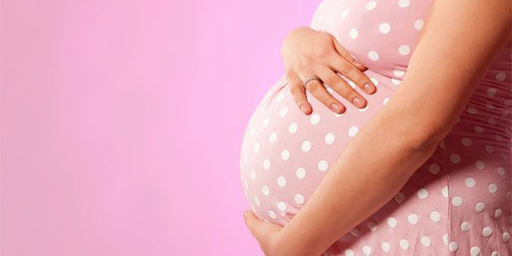 Tiêu thụ đồ ăn vặt có nhiều chất béo và nhiều đường làm tăng cân khi mang thai (Theo Diabetescare)