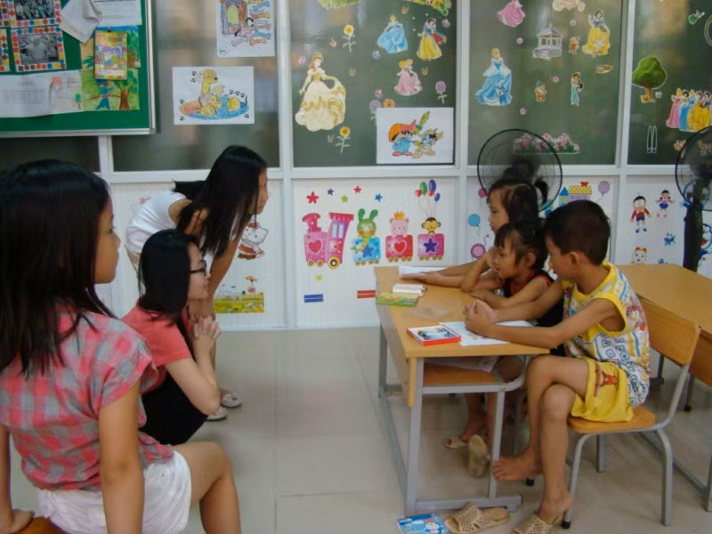 Ba cô con gái nhà GS Châu rất có tố chất "gõ đầu trẻ" Ba cô con gái nhà GS Châu rất có tố chất "gõ đầu trẻ"