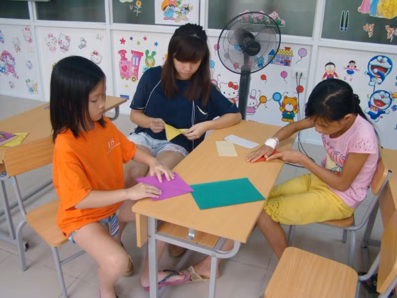 Hiên An tuy còn nhỏ nhưng tỏ ra rất chững chạc. >>BẤM ĐÂY XEM CẬP NHẬT ĐIỂM THI ĐẠI HỌC, CAO ĐẲNG NHANH NHẤT 2012