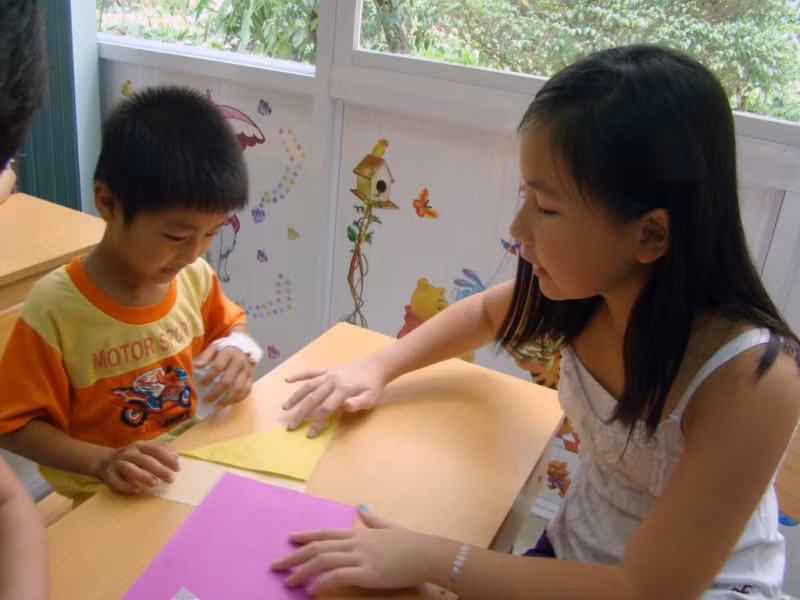 Tiếp tục đến trò chơi gấp giấy... >>BẤM ĐÂY XEM CẬP NHẬT ĐIỂM THI ĐẠI HỌC, CAO ĐẲNG NHANH NHẤT 2012