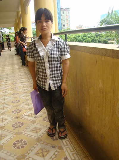 Thí sinh Hướng Thị Chính, tật nguyền nhưng em vẫn quyết tâm thi đỗ đại học