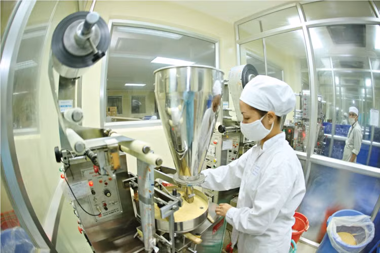 Dây chuyền sản xuất thuốc đạt chuẩn GMP của Traphaco. Dây chuyền sản xuất thuốc đạt chuẩn GMP của Traphaco.