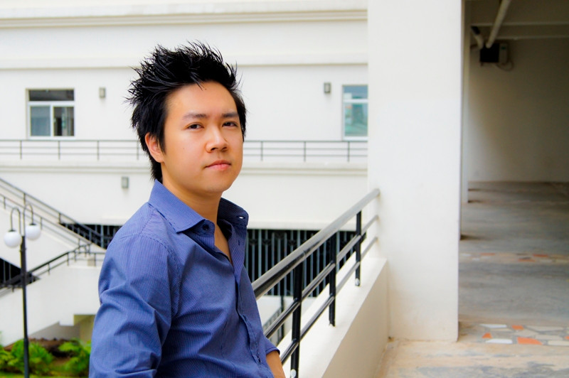 Ca sĩ Lê Hiếu.