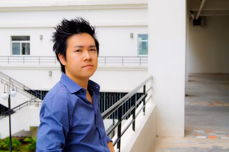 Ca sĩ Lê Hiếu.