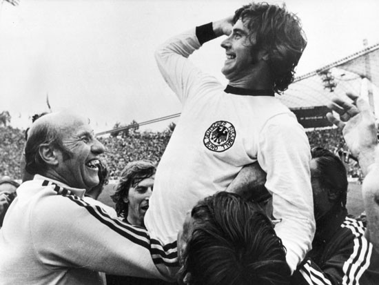 Tiền đạo Gerd Mueller (ĐT Tây Đức) - Vua phá lưới EURO 1972 (4 bàn), Vô địch EURO 1972 Tiền đạo Gerd Mueller (ĐT Tây Đức) - Vua phá lưới EURO 1972 (4 bàn), Vô địch EURO 1972